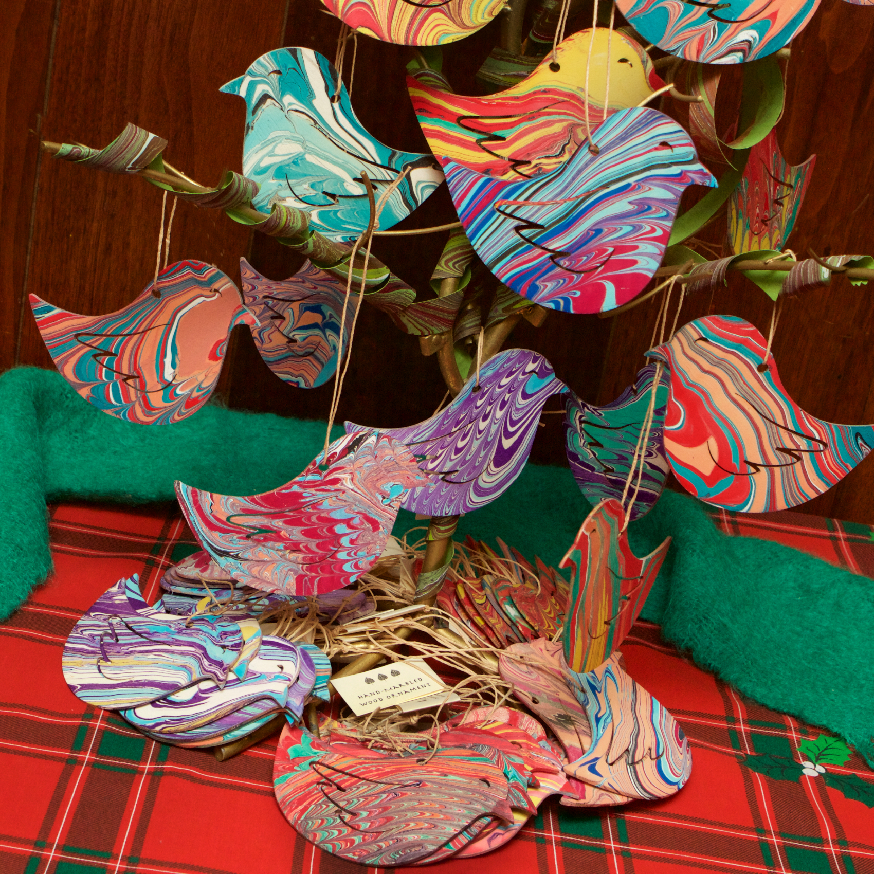 Marbled bird ornaments by Crisitna Hajosy